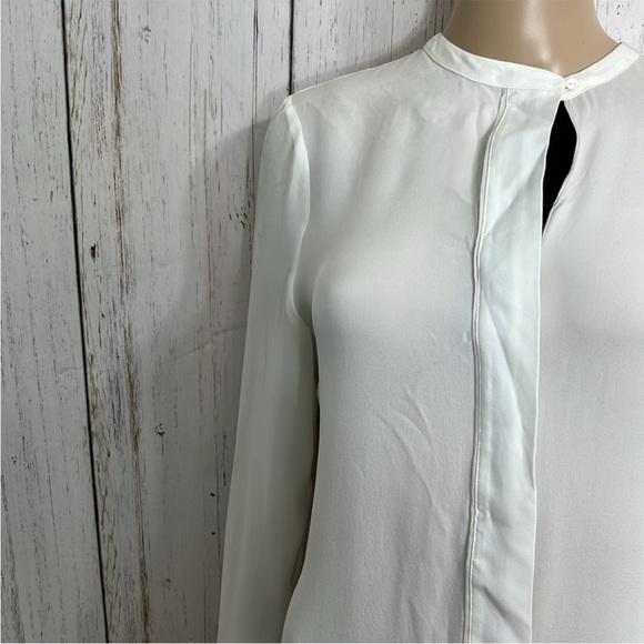 NWT Vince 100% Silk Cream Offwhite Wisteria Wallflower Silk Shirt - Picture 3 of 14